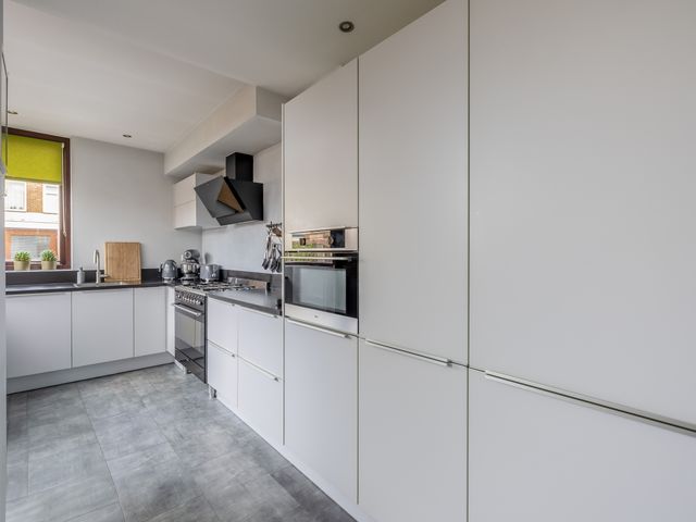 v Mecklenburg Schwerinln 34, Waddinxveen