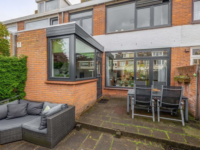 v Mecklenburg Schwerinln 34, Waddinxveen