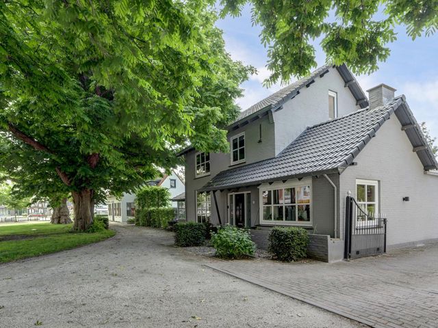 Dorpsstraat 75, Krabbendijke