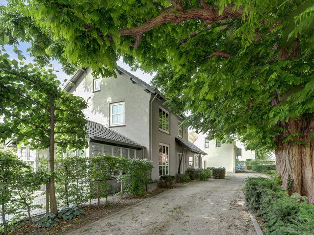 Dorpsstraat 75, Krabbendijke