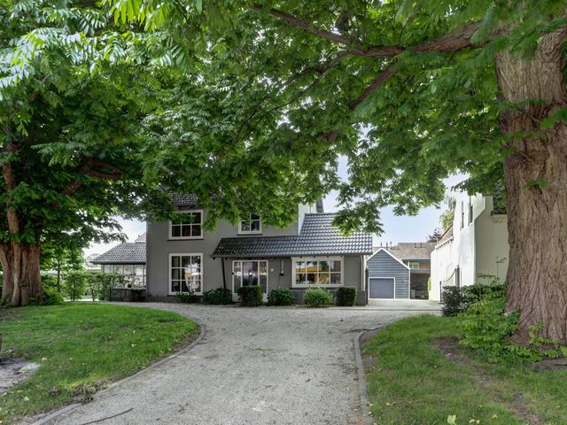 Dorpsstraat 75, Krabbendijke