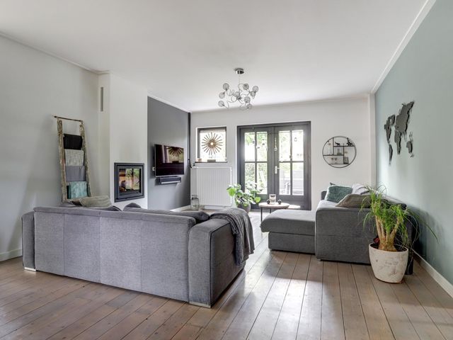 Dorpsstraat 75, Krabbendijke