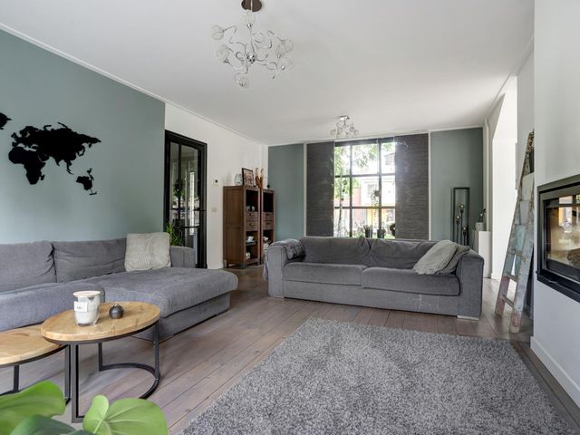 Dorpsstraat 75, Krabbendijke