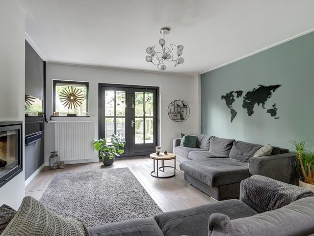 Dorpsstraat 75, Krabbendijke