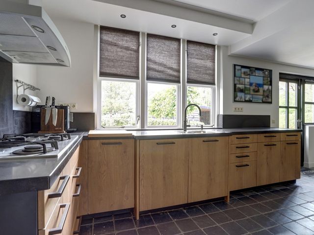 Dorpsstraat 75, Krabbendijke