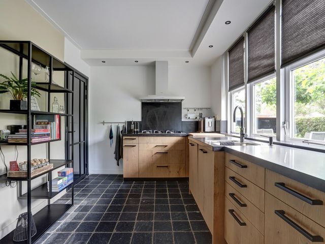 Dorpsstraat 75, Krabbendijke