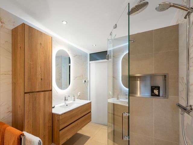 De Spin 38, Uitgeest