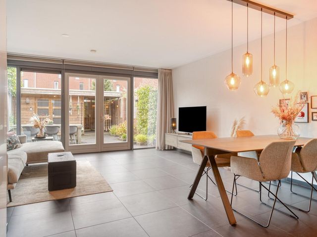 Vleutloop 22, Heesch