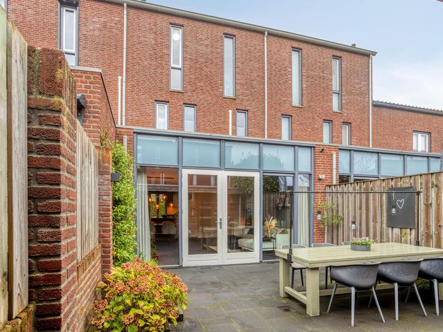 Vleutloop 22, Heesch