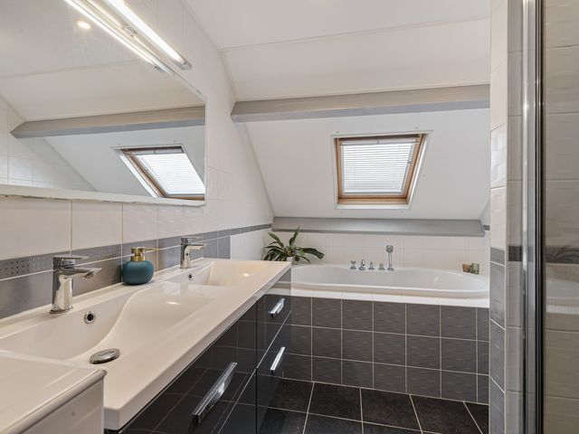 De Stringen 30, Hallum