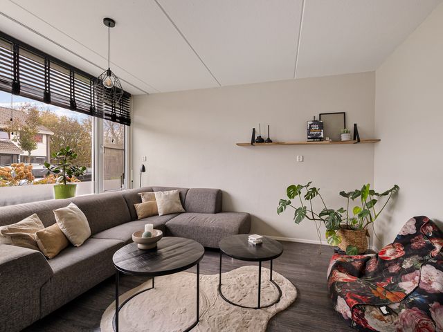 De Stringen 30, Hallum