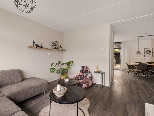 De Stringen 30, Hallum