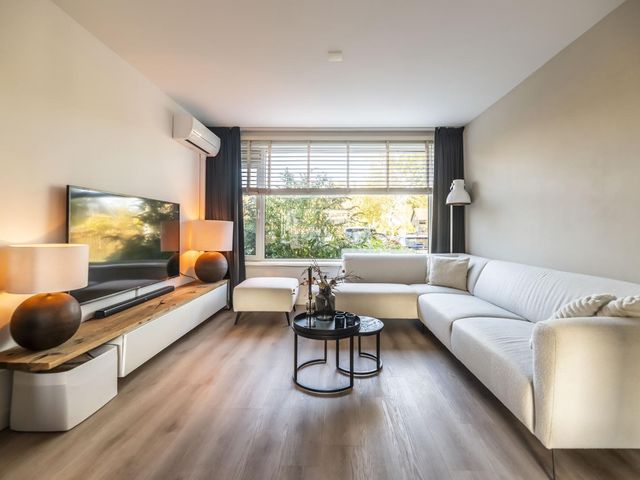 van Marlotstraat 68, Giessenburg