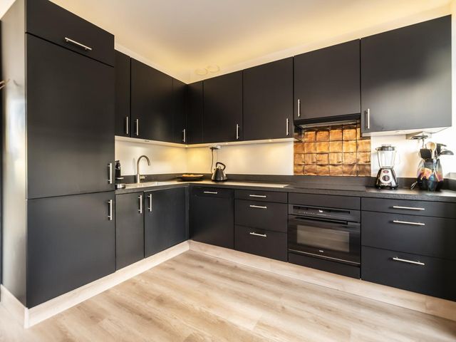 van Marlotstraat 68, Giessenburg