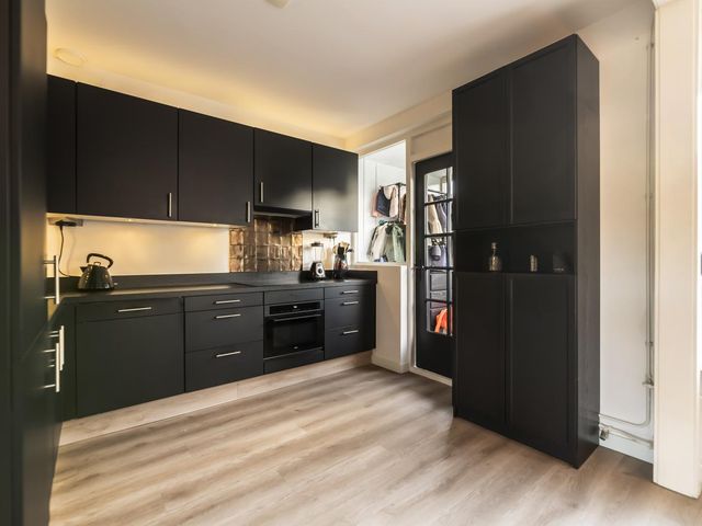 van Marlotstraat 68, Giessenburg