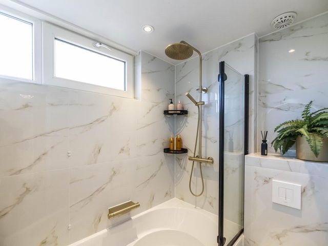 van Marlotstraat 68, Giessenburg