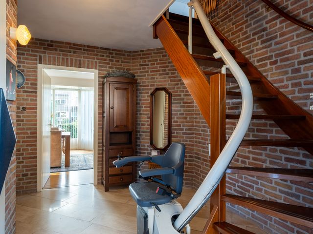 Reggestraat 97B, Enter