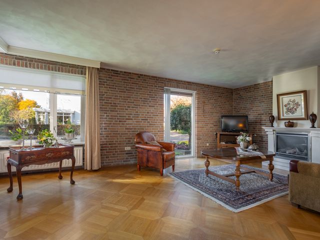 Reggestraat 97B, Enter