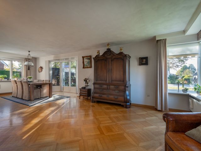 Reggestraat 97B, Enter