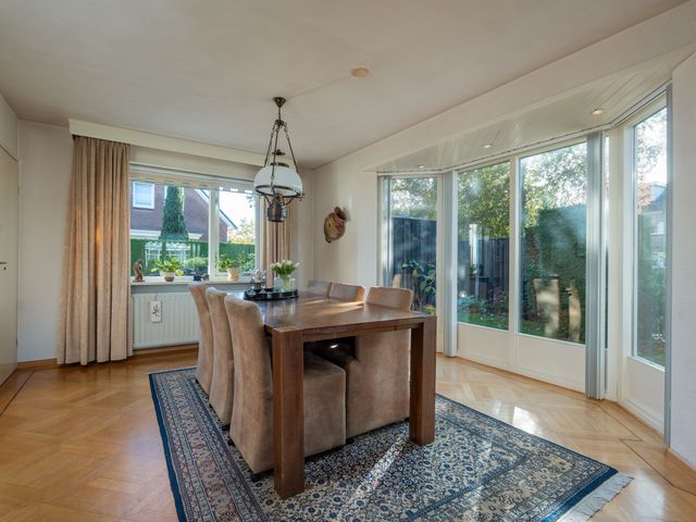 Reggestraat 97B, Enter