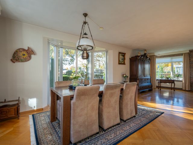 Reggestraat 97B, Enter