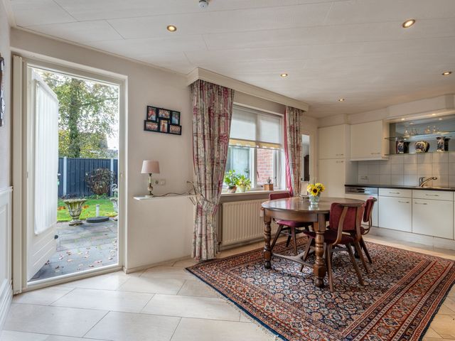 Reggestraat 97B, Enter