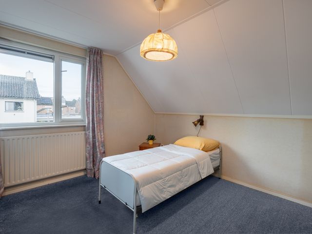 Reggestraat 97B, Enter