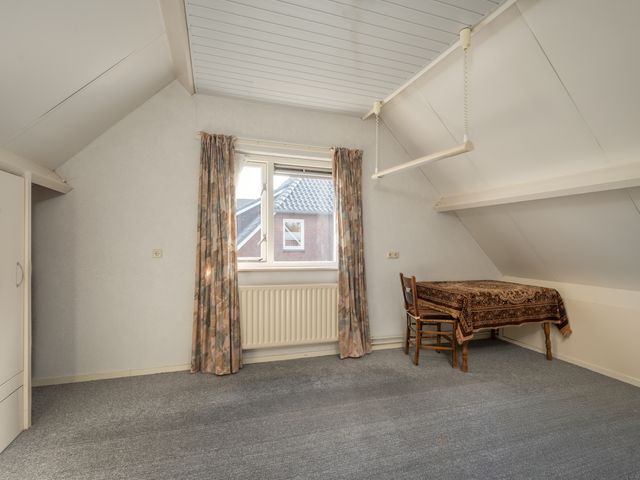 Reggestraat 97B, Enter