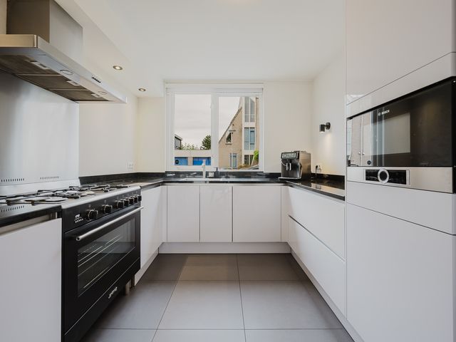 Annette Versluys-Poelmanstraat 13, Spijkenisse