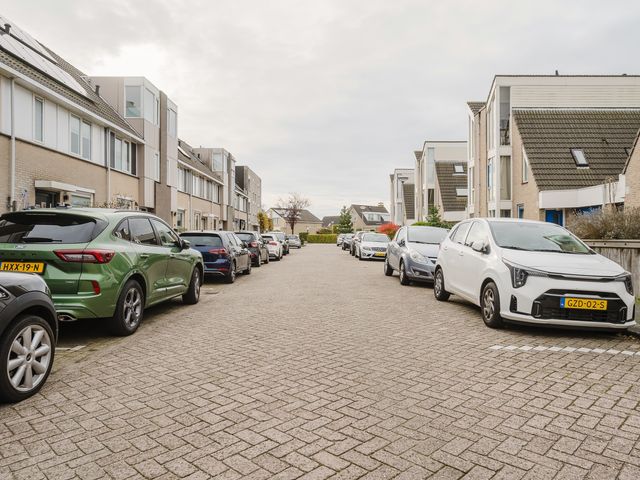 Annette Versluys-Poelmanstraat 13, Spijkenisse