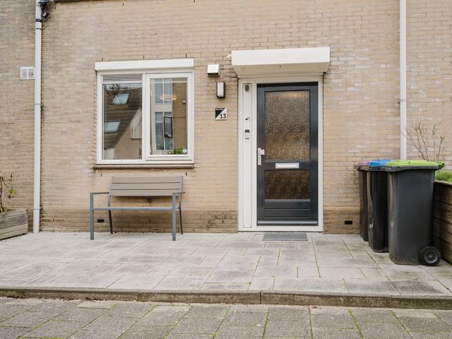Annette Versluys-Poelmanstraat 13, Spijkenisse