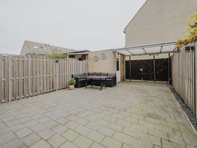 Annette Versluys-Poelmanstraat 13, Spijkenisse