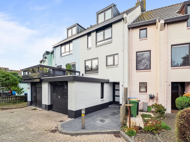 Pluto 31, Den Helder