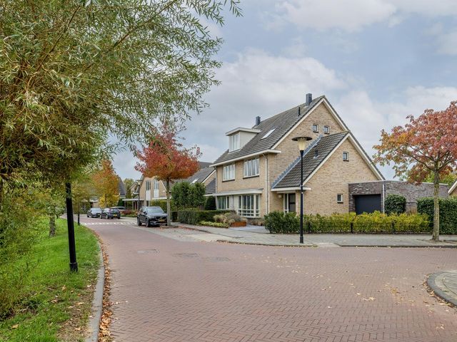 Taxushout 12, Barendrecht