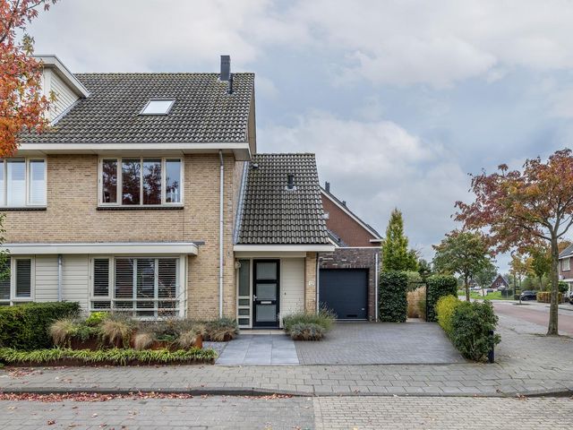 Taxushout 12, Barendrecht