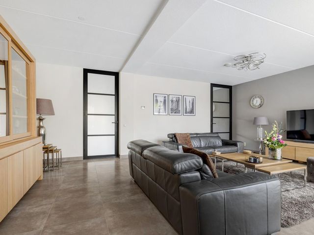 Taxushout 12, Barendrecht