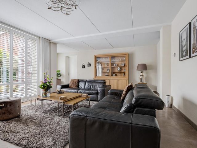 Taxushout 12, Barendrecht