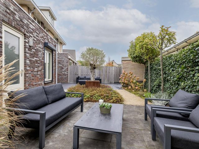 Taxushout 12, Barendrecht