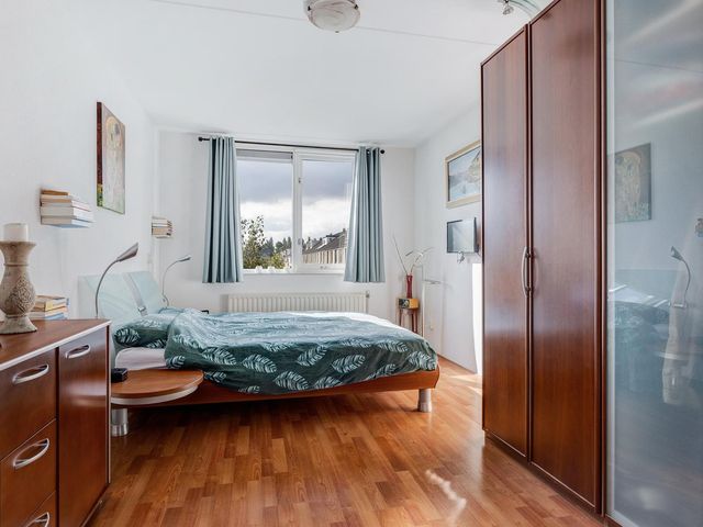 Serenadelaan 8, Barendrecht