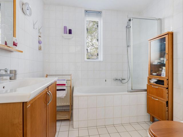 Serenadelaan 8, Barendrecht