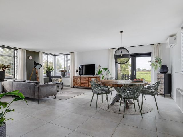 Weelsedijk 46, Strijen