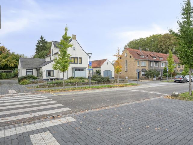 Bernhardstraat 12, Geleen