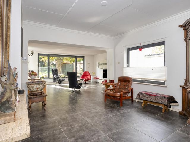 Bernhardstraat 12, Geleen