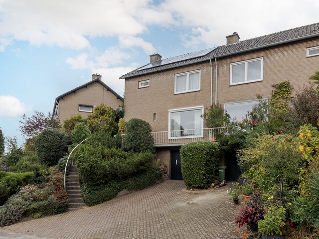 Pastoor Arnold Somyasingel 1, Meerssen