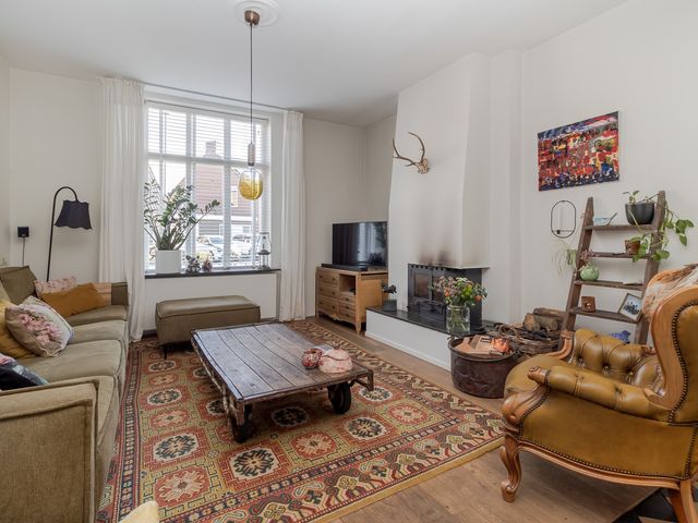 Raadhuisstraat 27, Urmond