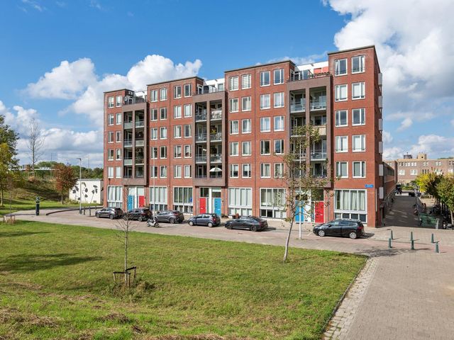 Piet Paaltjensplein 25, Rotterdam