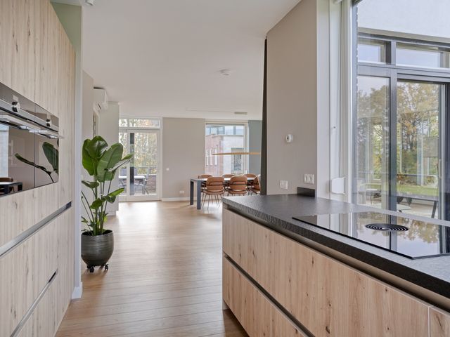 Karmelhof 5, Zenderen