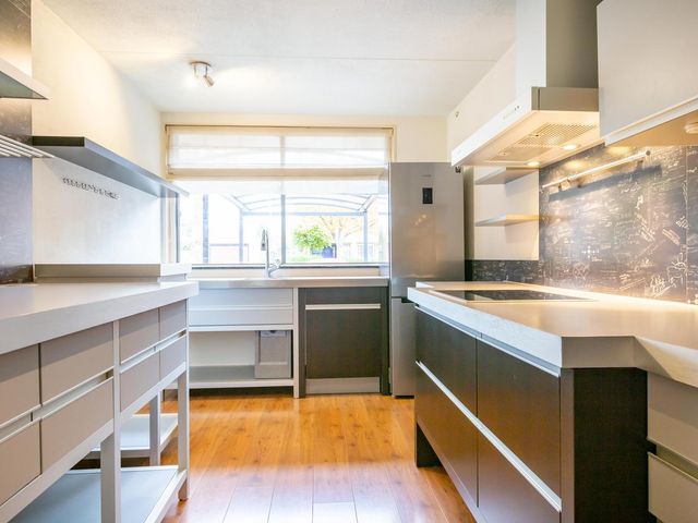 Novemberstraat 13, Almere