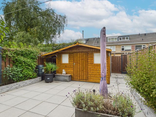 Madame Curiestraat 28, Terneuzen