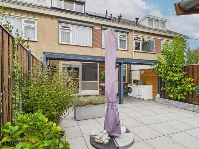 Madame Curiestraat 28, Terneuzen